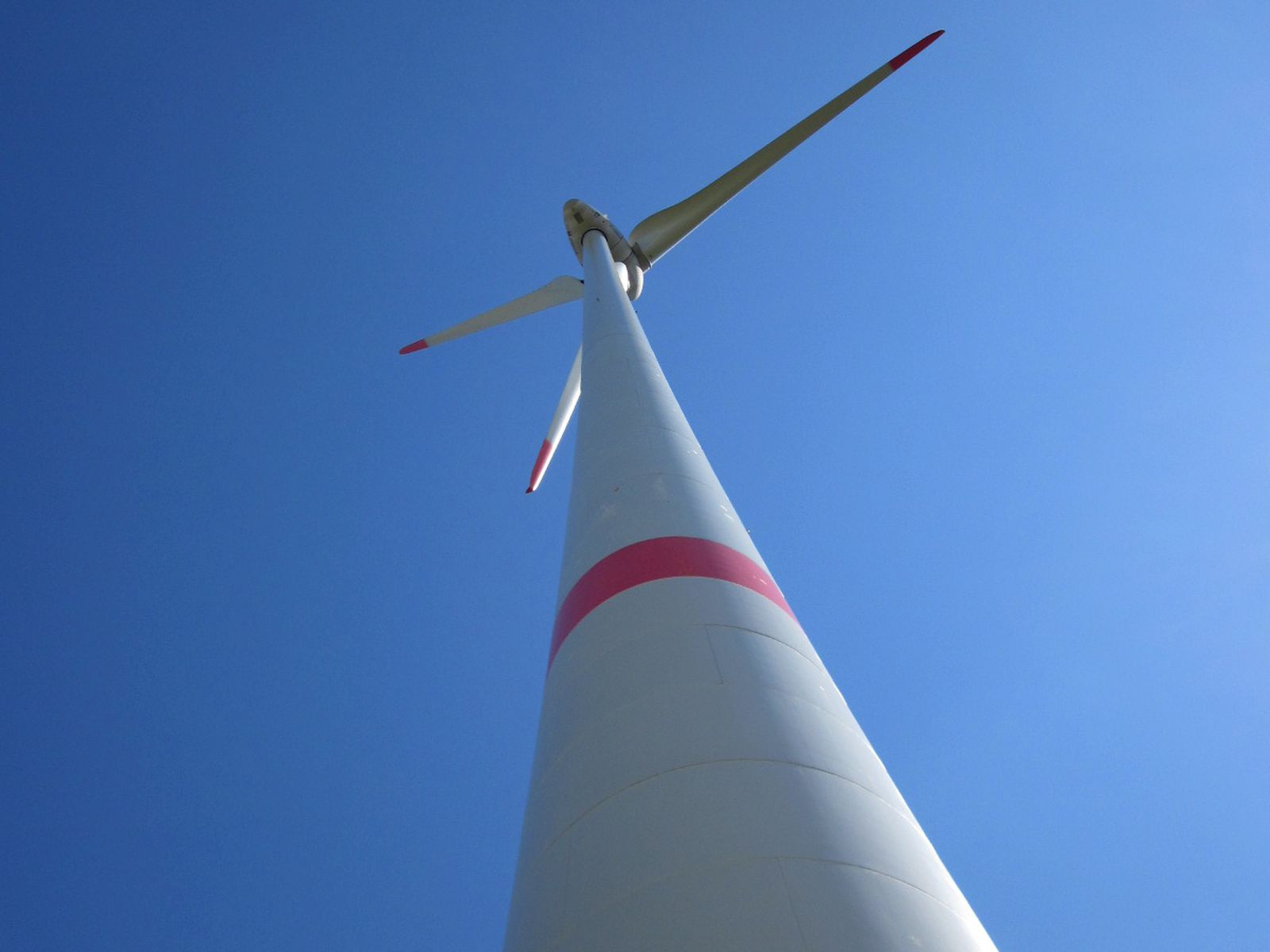  Windrad Oberiflingen - das Bild wird mit einem Klick vergrößert 